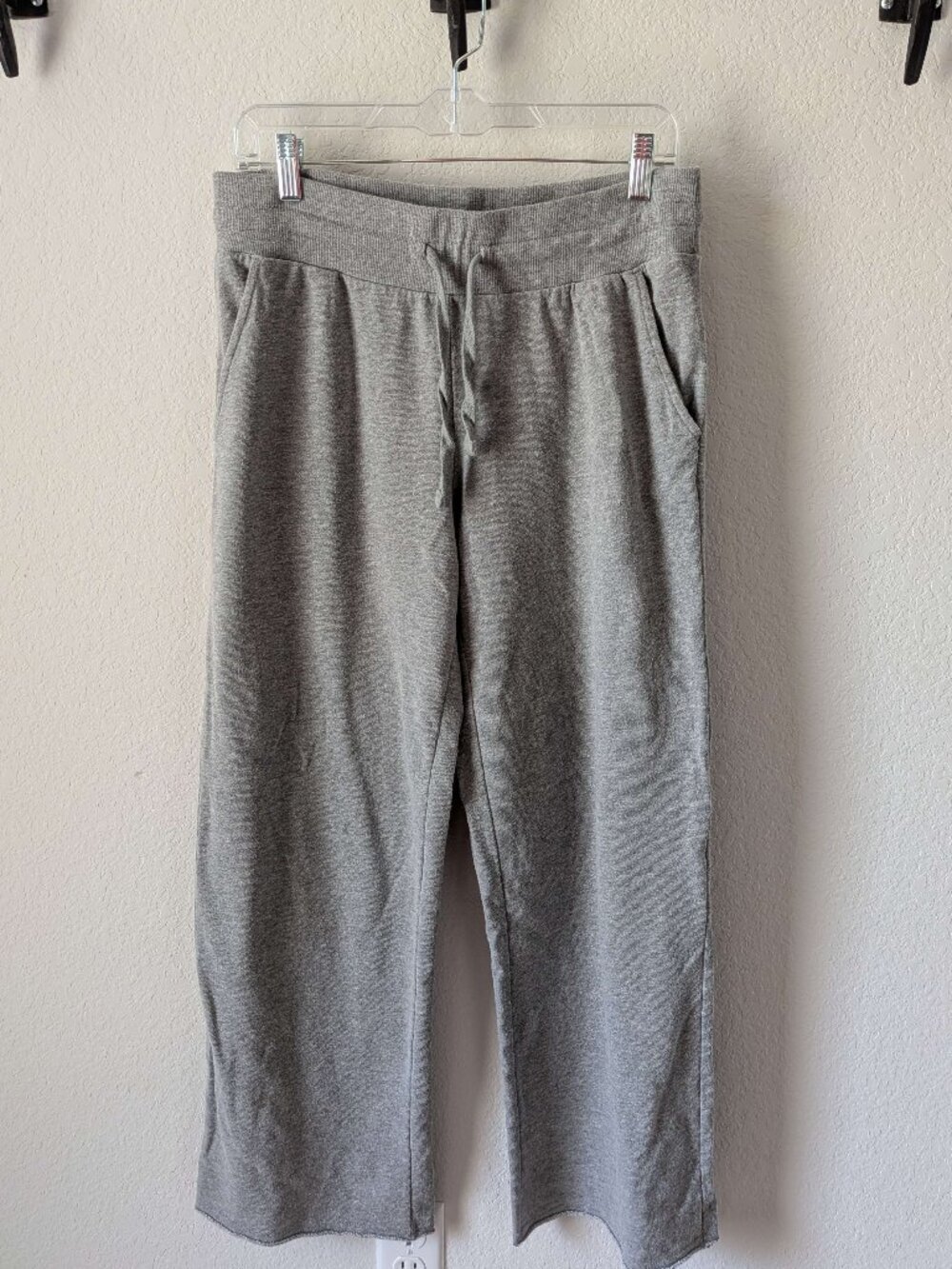 GUC -- Colsie Grey Wide Leg Sweatpants sz MED